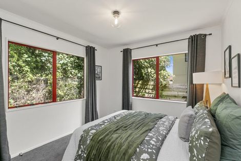 Photo of property in 18 Parsons Glen, Karori, Wellington, 6012