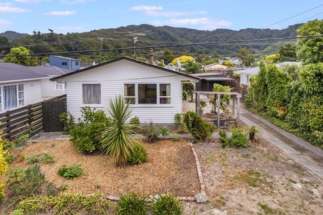 Photo of property in 31 Karamu Crescent, Wainuiomata, Lower Hutt, 5014