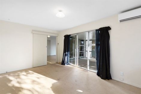 Photo of property in 47 Oakley Crescent, Hornby, Christchurch, 8042
