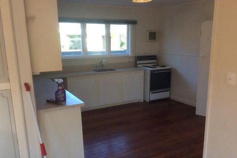 Photo of property in 11 Dunedin Street, Redwood, Christchurch, 8051