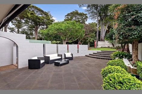 Photo of property in 16 Cobblestone Lane, Hillcrest, Auckland, 0627