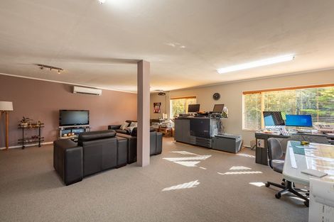 Photo of property in 24 Observatory Close, Whitby, Porirua, 5024