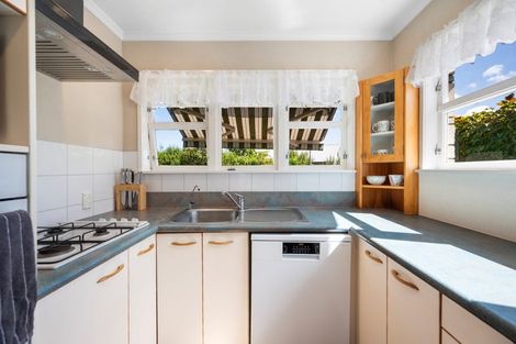 Photo of property in 8 Rakau Street, Havelock North, 4130