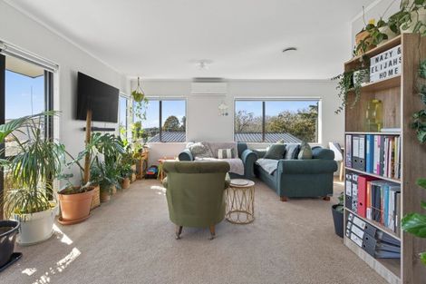 Photo of property in 6a Te Arawa Place, Welcome Bay, Tauranga, 3112