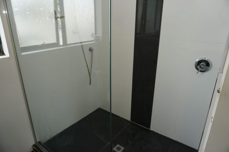 Photo of property in 2/170 Old Wairoa Road, Papakura, 2110