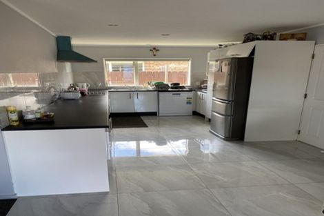 Photo of property in 100 Manuroa Road, Takanini, 2112