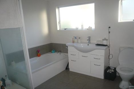 Photo of property in 5/103 Hutchinson Avenue, New Lynn, Auckland, 0600