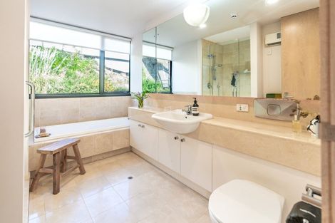 Photo of property in 7/308 Oriental Parade, Oriental Bay, Wellington, 6011