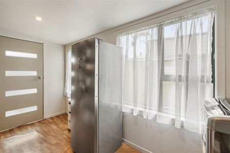 Photo of property in 44 Kohekohe Street, New Lynn, Auckland, 0600