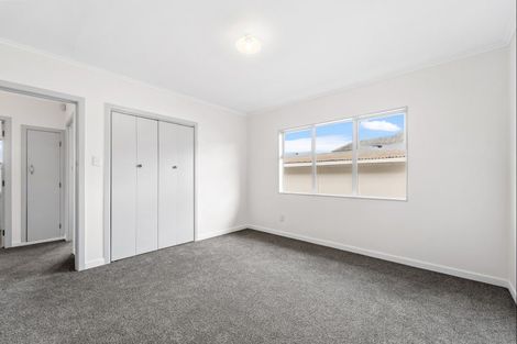 Photo of property in 35 Eastglen Road, Glen Eden, Auckland, 0602