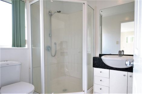 Photo of property in 12 Mellefont Close, East Tamaki Heights, Auckland, 2016