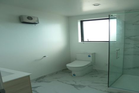 Photo of property in 2/41 Kervil Avenue, Te Atatu Peninsula, Auckland, 0610