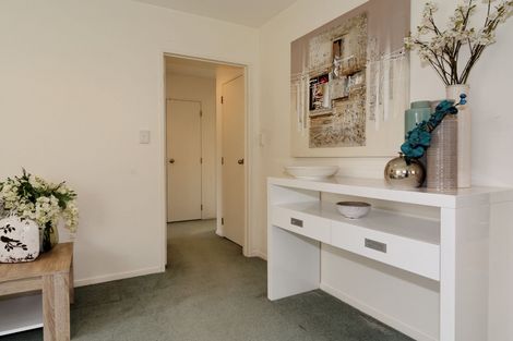 Photo of property in 4 Copplestone Place, New Lynn, Auckland, 0600