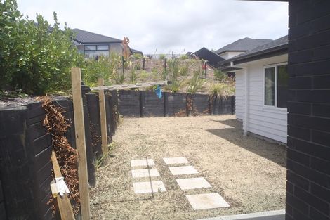 Photo of property in 21 Eastview Crescent, Stanmore Bay, Whangaparaoa, 0932