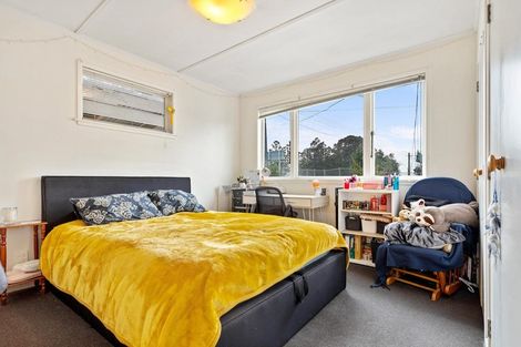 Photo of property in 99 Hobsonville Road, West Harbour, Auckland, 0618