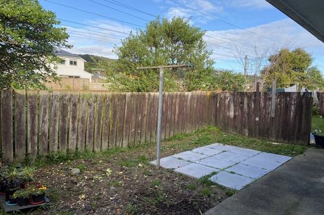Photo of property in 10f6 Rawson Street, Tawa, Wellington, 5028