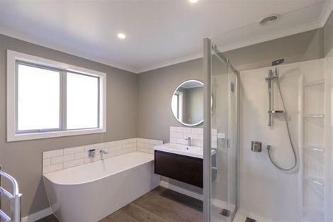 Photo of property in 45 Great North Road, Waipawa, 4210