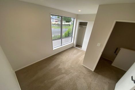 Photo of property in 29/11 Ray Small Drive, Papakura, 2110