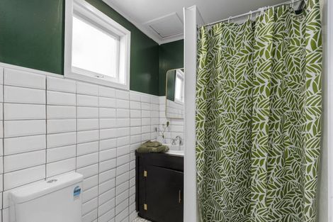 Photo of property in 167 Sutherland Road, Lyall Bay, Wellington, 6022