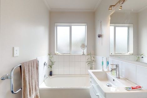 Photo of property in 57 Glanmire Road, Newlands, Wellington, 6037