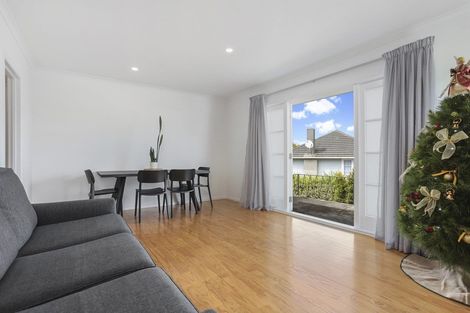 Photo of property in 25 Essex Street, Te Atatu South, Auckland, 0610