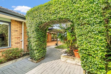 Photo of property in 54 Magic Way, Randwick Park, Auckland, 2105