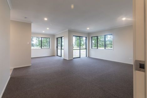 Photo of property in 63 Farm Road, Waipukurau, 4284