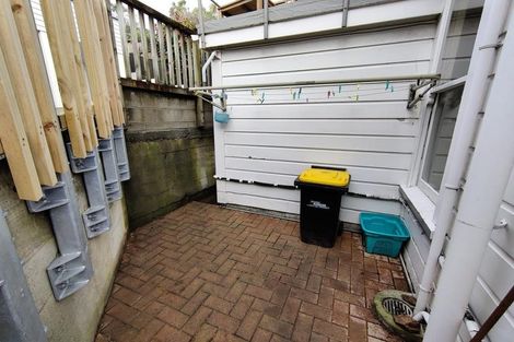 Photo of property in 98a Northland Road, Northland, Wellington, 6012