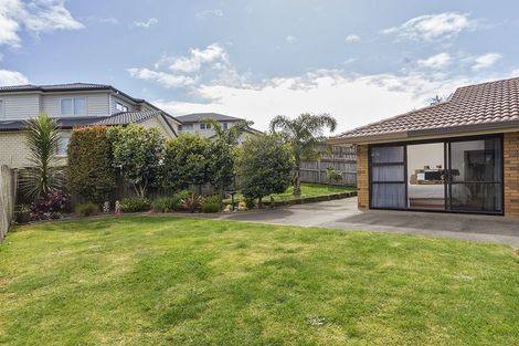 Photo of property in 23 Lexington Drive, Botany Downs, Auckland, 2010