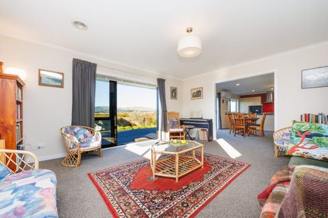 Photo of property in 12 Ron Place, Fitzherbert, Palmerston North, 4410