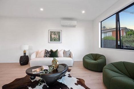 Photo of property in 29 Mirrabooka Avenue, Botany Downs, Auckland, 2010