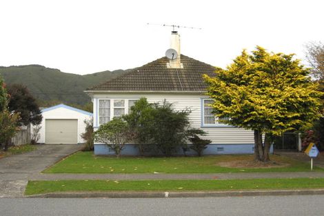 Photo of property in 26 Hewer Crescent, Naenae, Lower Hutt, 5011