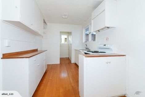 Photo of property in 12 Poto Street, Te Atatu South, Auckland, 0610