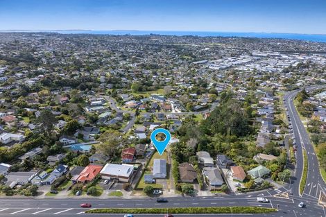 Photo of property in 1/587 Glenfield Road, Totara Vale, Auckland, 0629