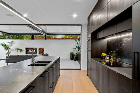 Photo of property in 17a Roland Road, Greenhithe, Auckland, 0632