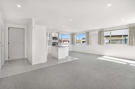 Photo of property in Henry Russell Estate, 8/36 Belgrove Drive, Waipukurau, 4200