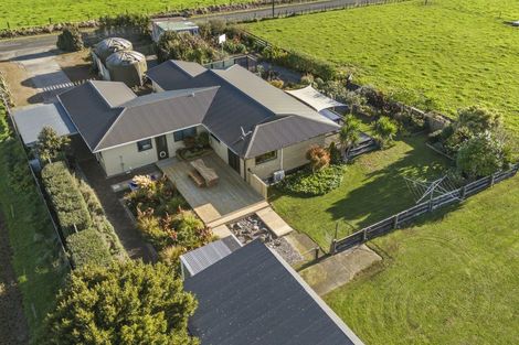 Photo of property in 37 Upper Pitone Road, Pitone, New Plymouth, 4374