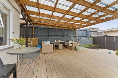 Photo of property in 28 Miro Street, Castlecliff, Whanganui, 4501