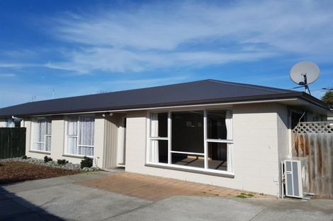 Photo of property in 2/31 Lamorna Road, Parklands, Christchurch, 8083