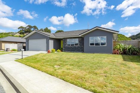 Photo of property in 103 Riverstone Drive, Riverstone Terraces, Upper Hutt, 5018