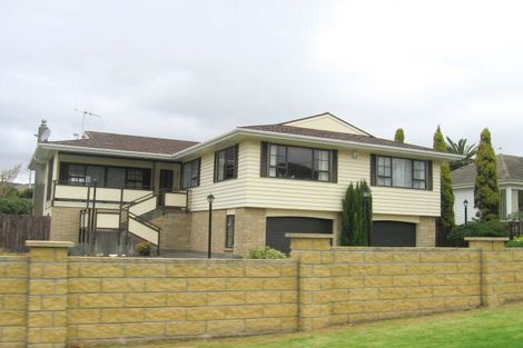 Photo of property in 25 Ngatitoa Street, Tawa, Wellington, 5028