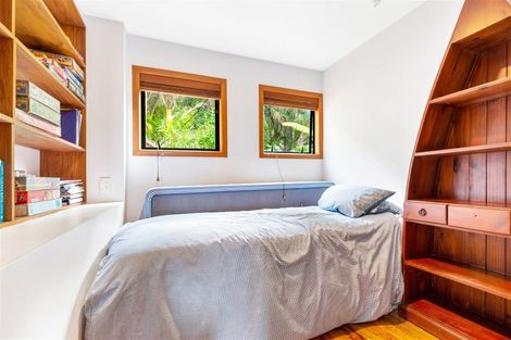 Photo of property in 44 Paturoa Road, Titirangi, Auckland, 0604