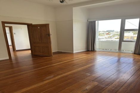 Photo of property in 37 Ara Paiwhenua, Tawa, Wellington, 5028