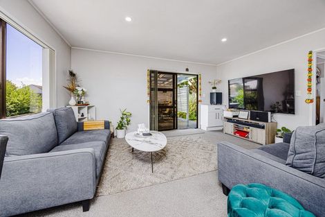 Photo of property in 1/2 Burundi Avenue, Clendon Park, Auckland, 2103