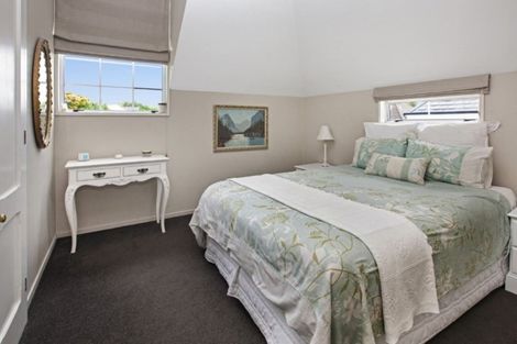 Photo of property in 244 Memorial Avenue, Burnside, Christchurch, 8053