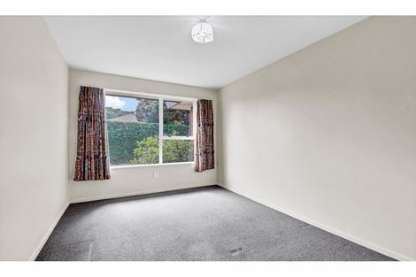 Photo of property in 2/86 Aorangi Road, Bryndwr, Christchurch, 8053