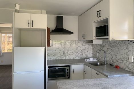 Photo of property in 3 Bridgehead Cove, West Harbour, Auckland, 0618