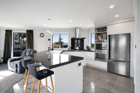 Photo of property in 9 Huetu Place, Bell Block, New Plymouth, 4312