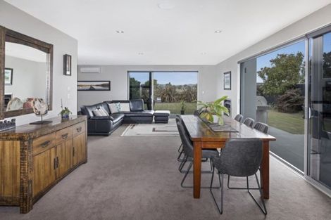 Photo of property in 31 Linkwater Way, Parklands, Christchurch, 8083