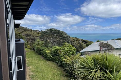 Photo of property in 16 Log Race Road, Piha, New Lynn, 0772